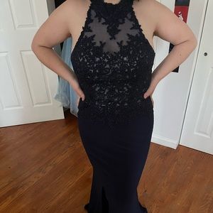 Beautiful fancy long dress! Used 1 time for 3 hours